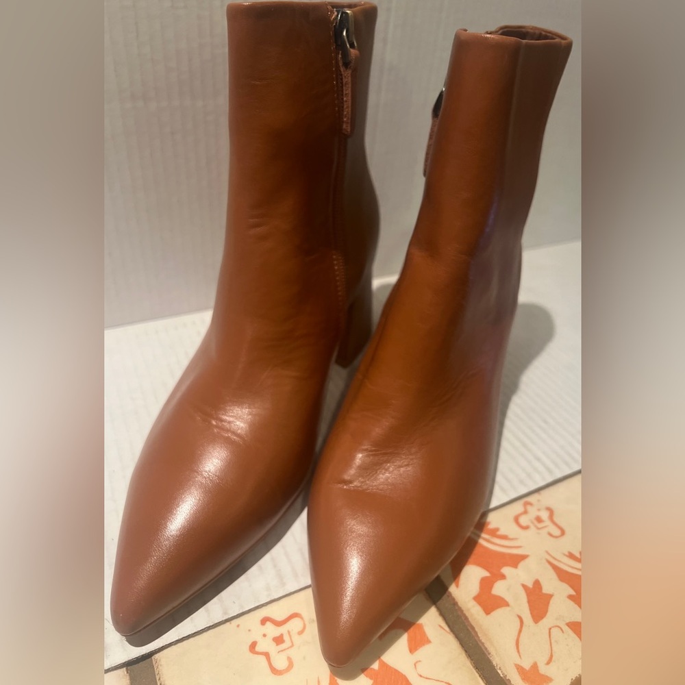 AEROSOLES Irma Booties Cognac Leather Women’s Size 7.5 US Comfort Insoles NEW! - Picture 2 of 13